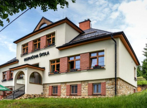 Bezručova škola, Staré Hamry